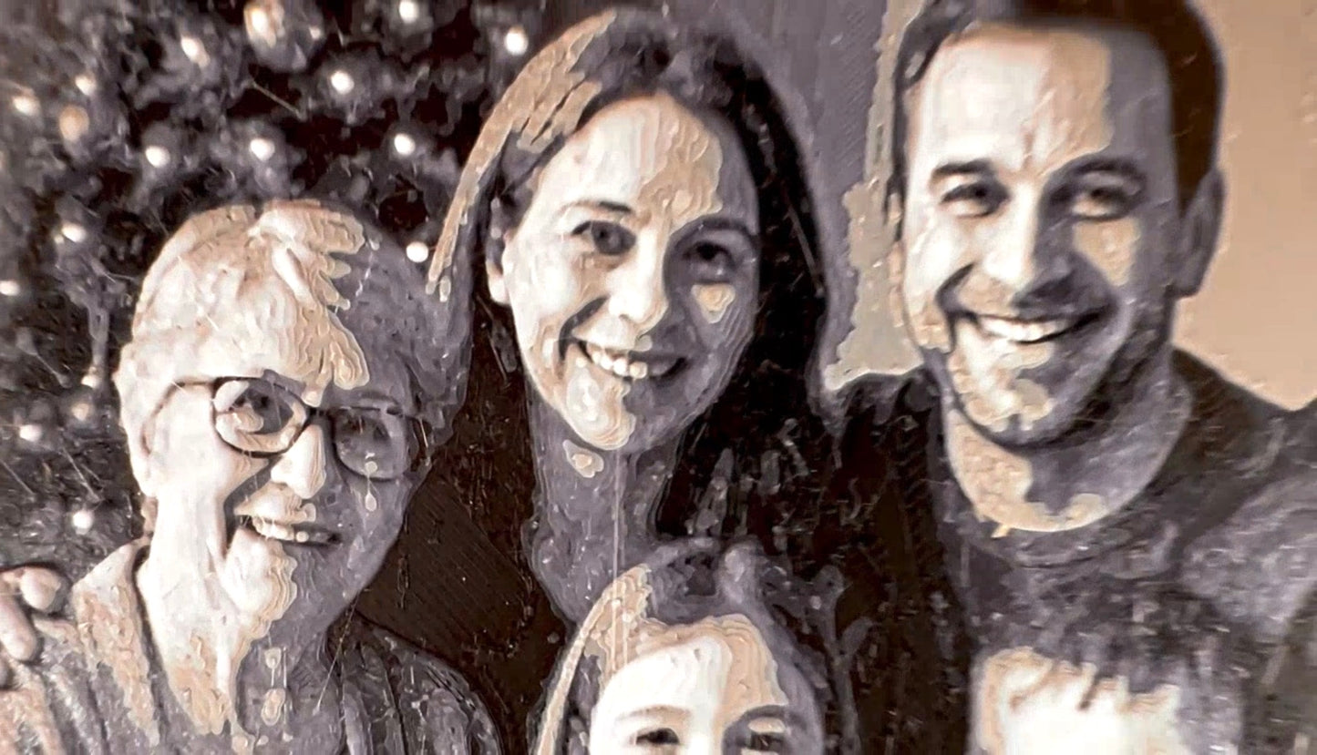 Dein Bild in 3D gedruckt – mit Rahmen in Kieferdekor, Weiß oder Schwarzbraun