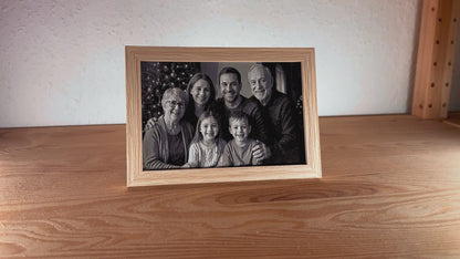 Dein Bild in 3D gedruckt – mit Rahmen in Kieferdekor, Weiß oder Schwarzbraun